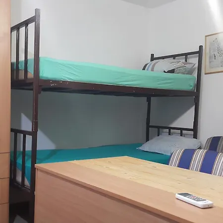 Aerodrom Hostel *